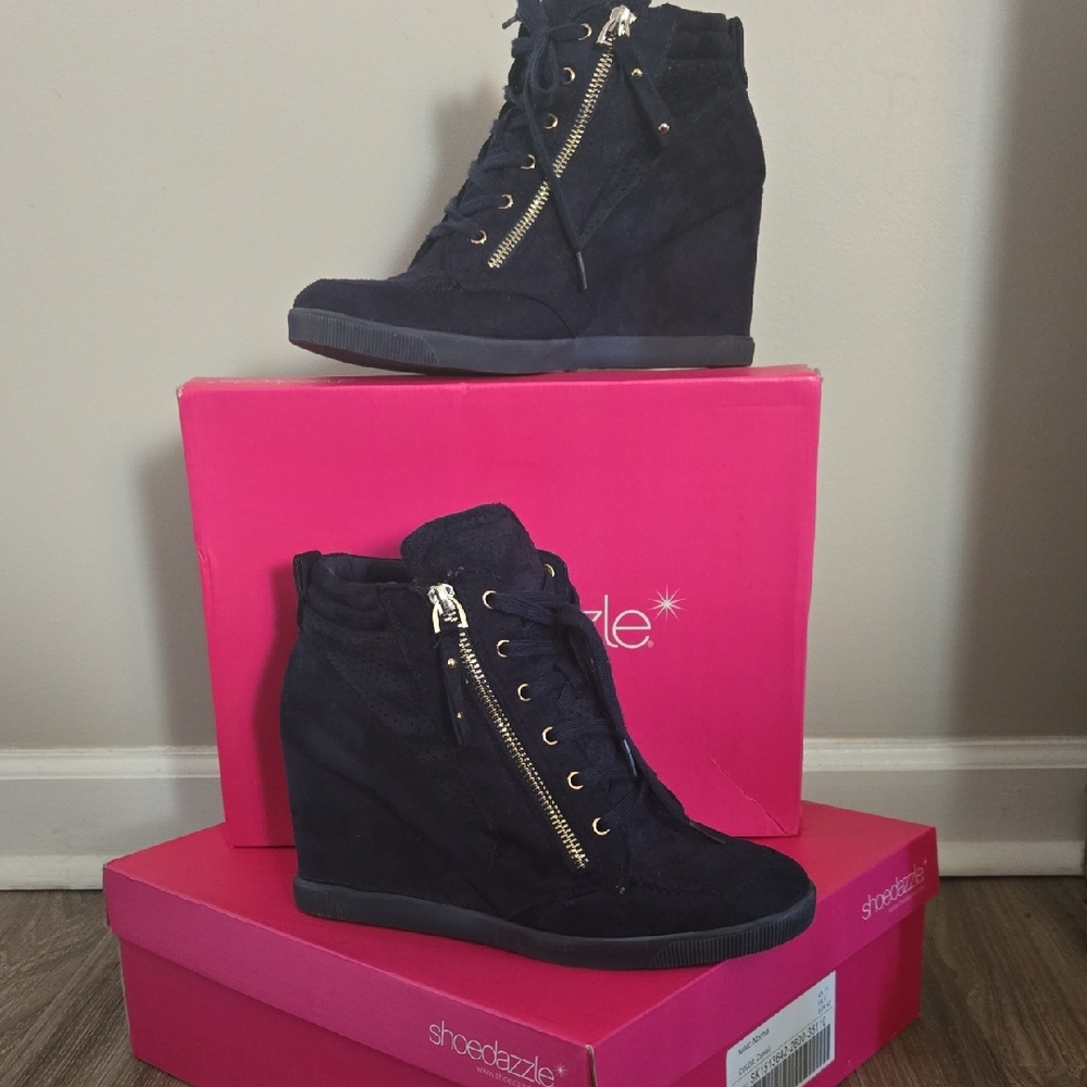 Shoe Dazzle Black Wedge Ankle Boots with Gold Zipper